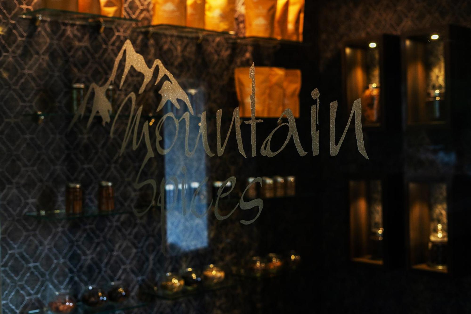 Viceroy Luxury Mountain Resort And Spa Munnar Buitenkant foto